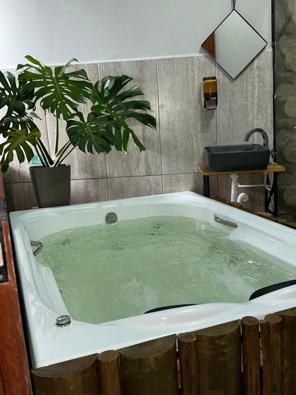Jacuzzi privativa Refúgio romântico em Paraty perto das melhores praias House in State of Rio de Janeiro
