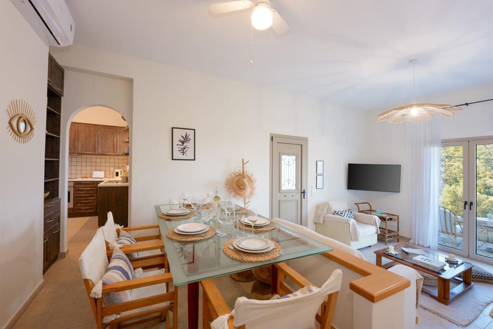 Kitchen or kitchenette, Living room, Seating area, Dining area, Mountain view, kitchen
