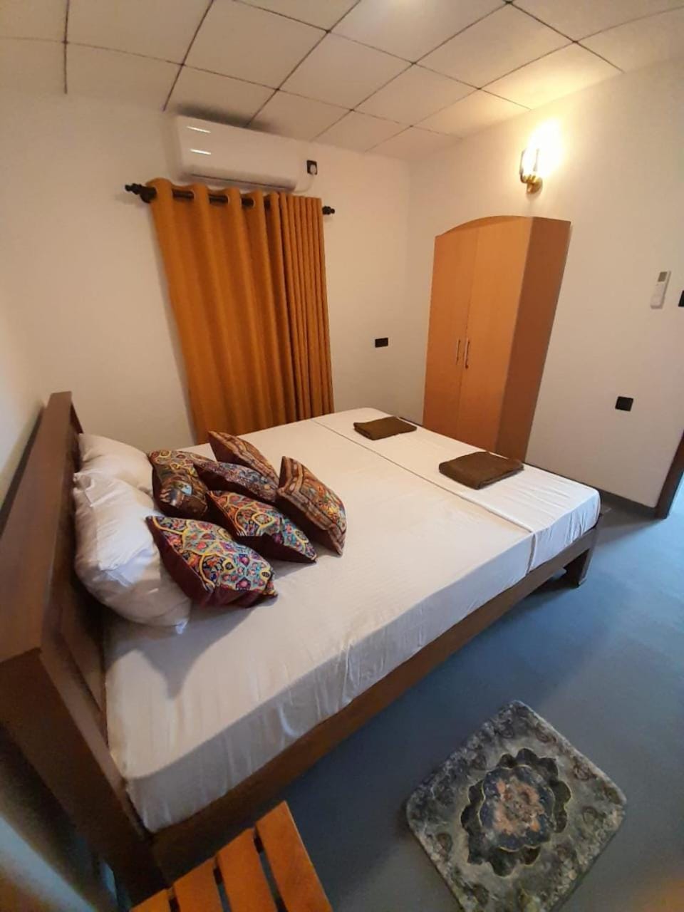 Bed, Photo of the whole room, Bedroom