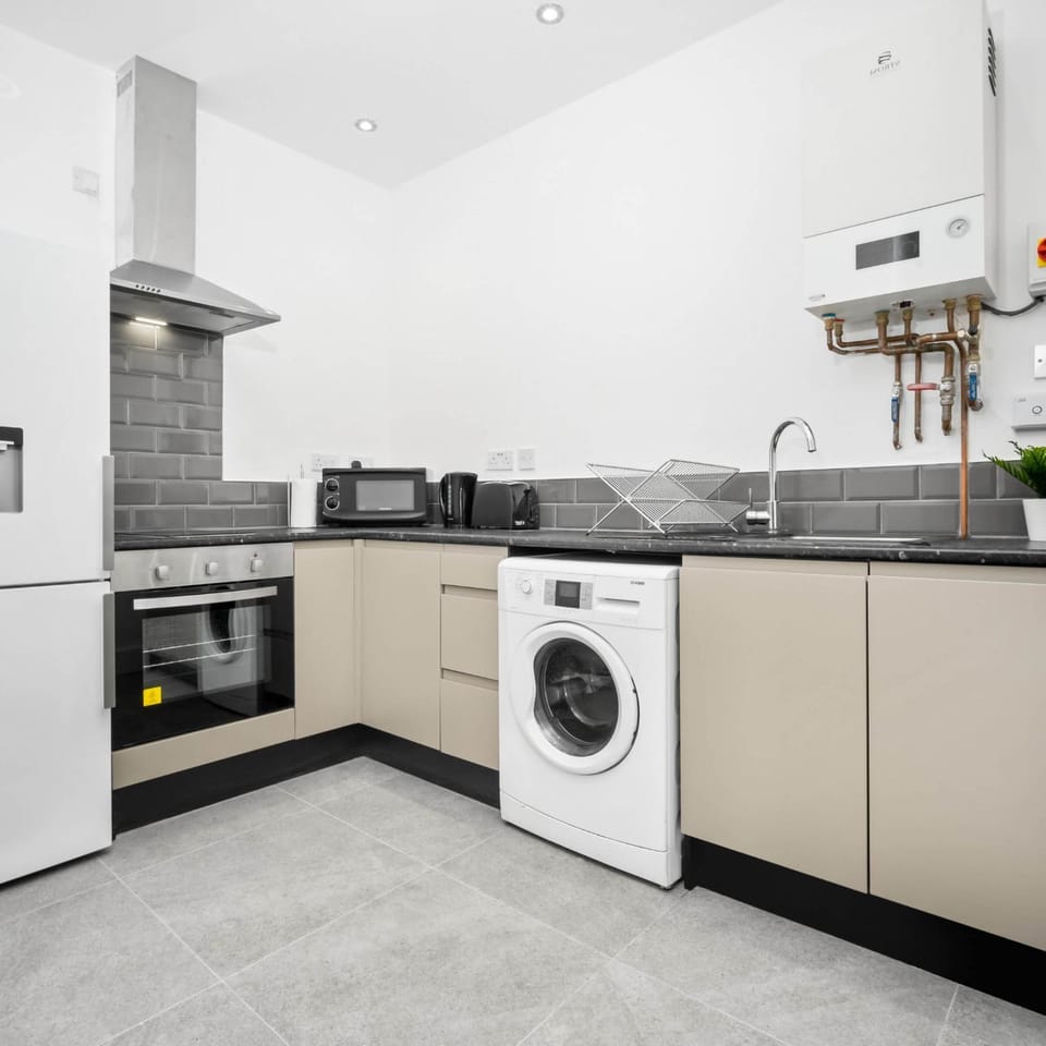 Property building, Kitchen or kitchenette, washing machine