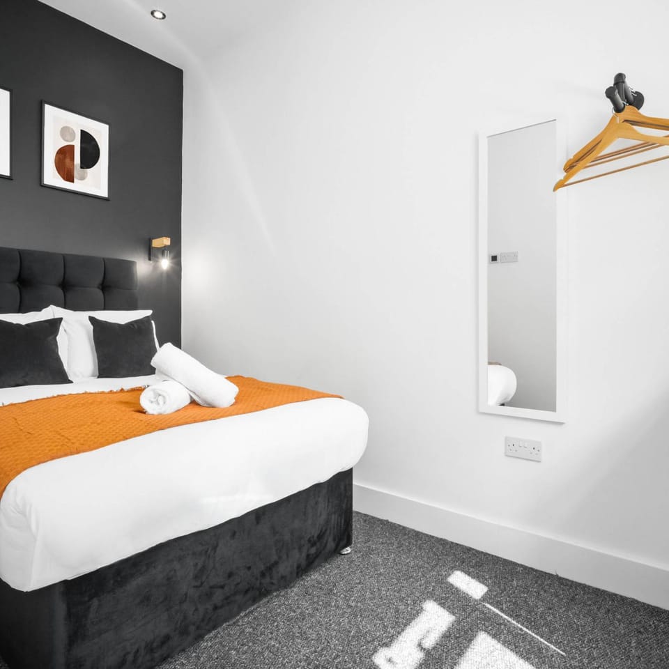 Bed, Photo of the whole room, Bedroom