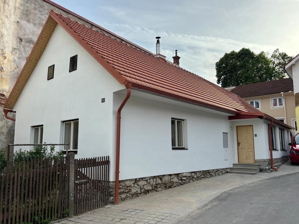 Property building, Day, Street view