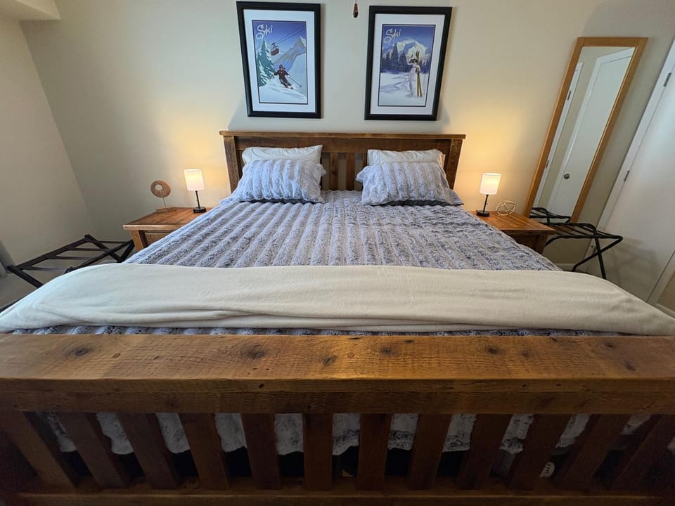 Mountain Green Condo 3A2 Snowshed Stroll condo Apartment in Mendon