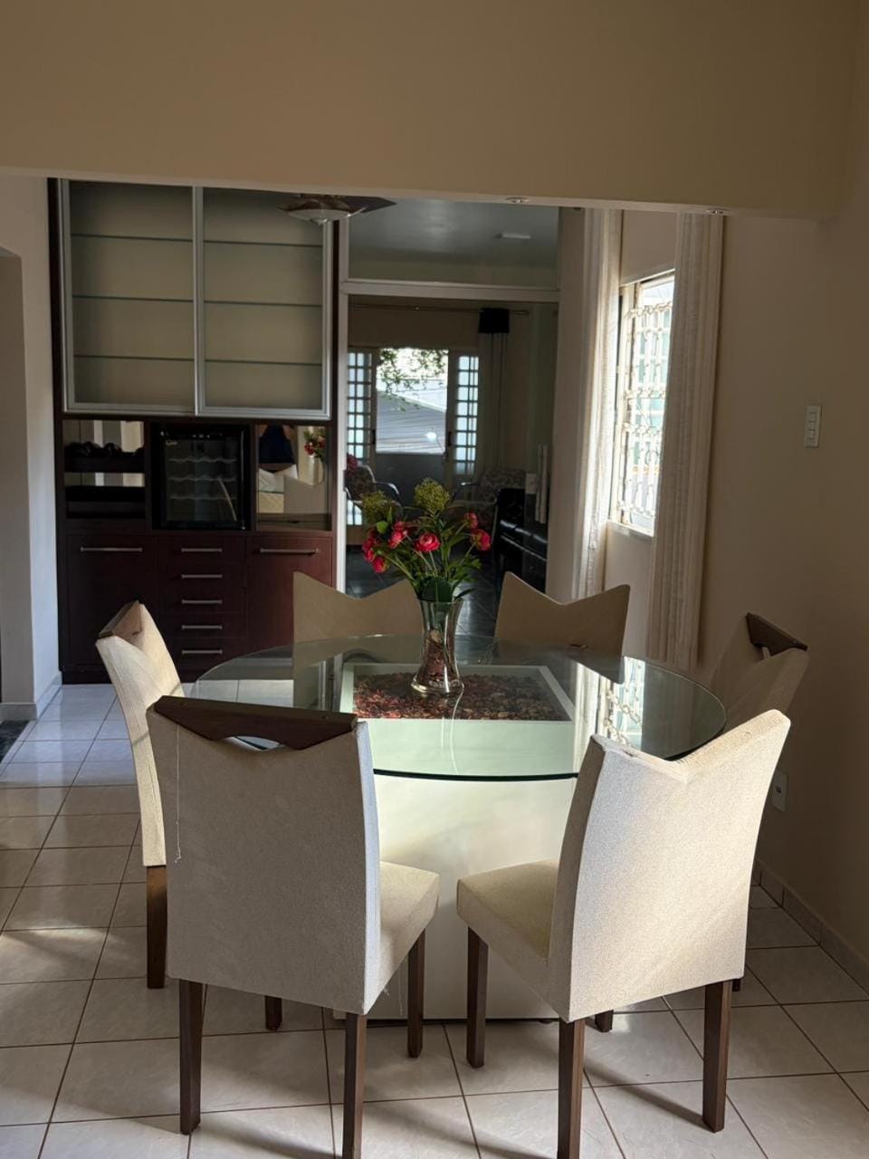 Seating area, Dining area