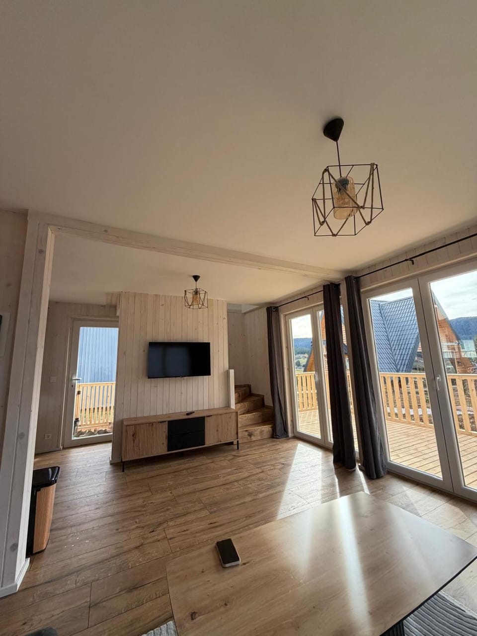 Communal lounge/ TV room, TV and multimedia, View (from property/room), Balcony/Terrace, Evening entertainment