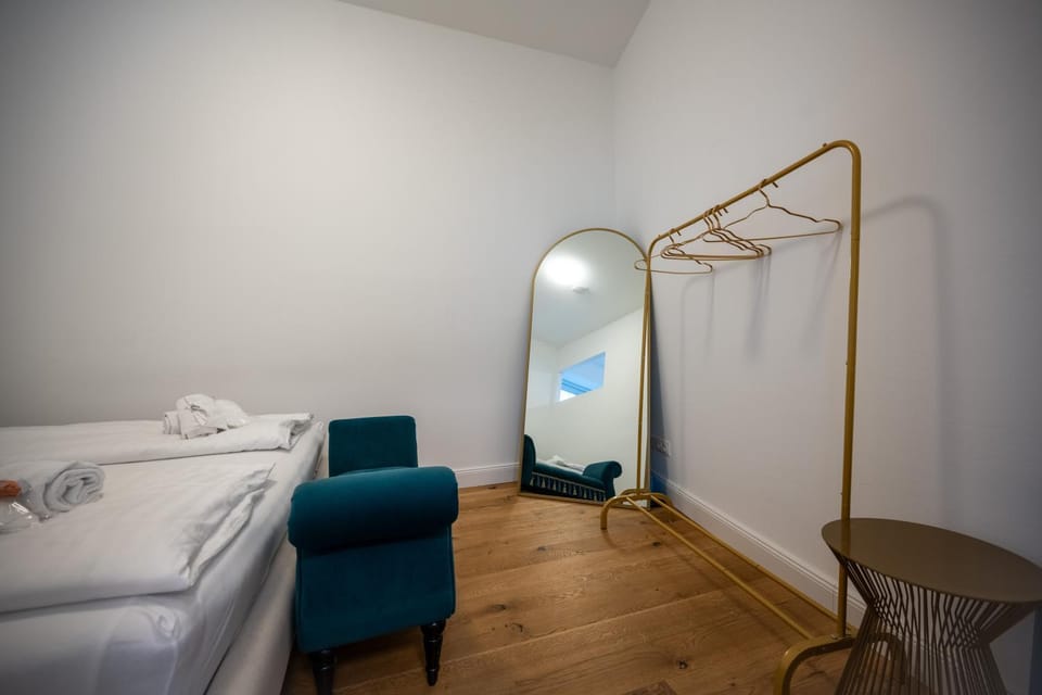 Bedroom, wardrobe
