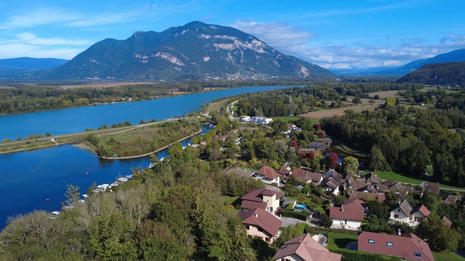 Les Hirondelles Chanaz Bed and Breakfast in Auvergne-Rhône-Alpes