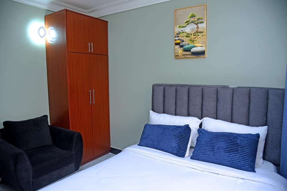 Bed, Living room, Bedroom