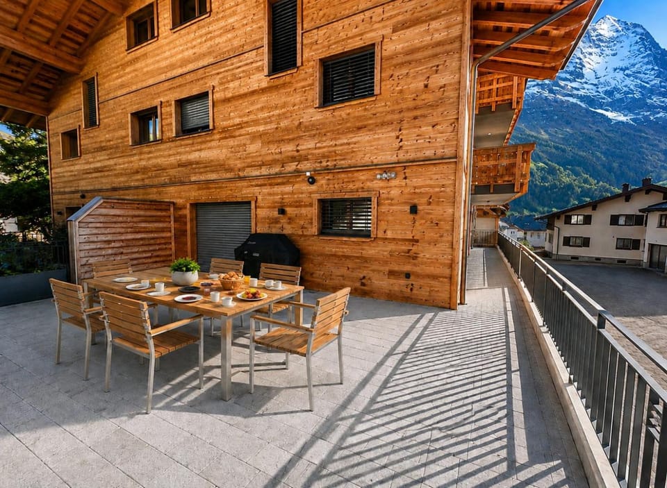 Property building, Natural landscape, View (from property/room), Balcony/Terrace, Dining area, Mountain view