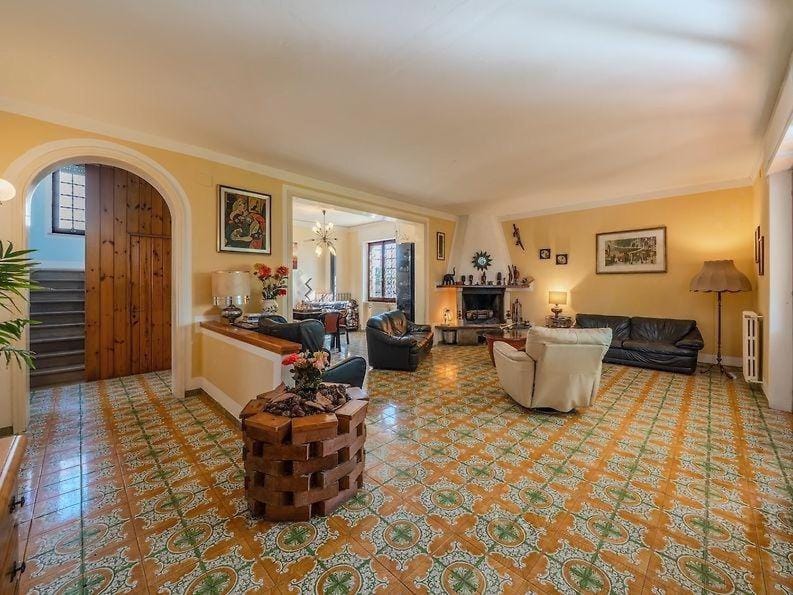 Living room, Seating area