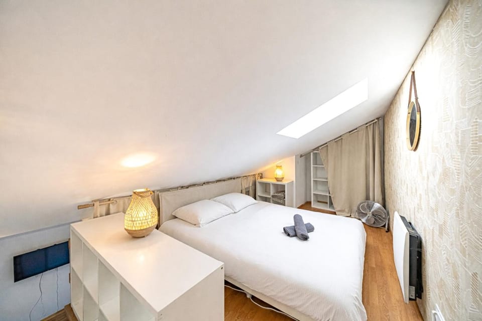 Cozy apartment with mezzanine in the heart of the Cusset district Villeur House in Villeurbanne