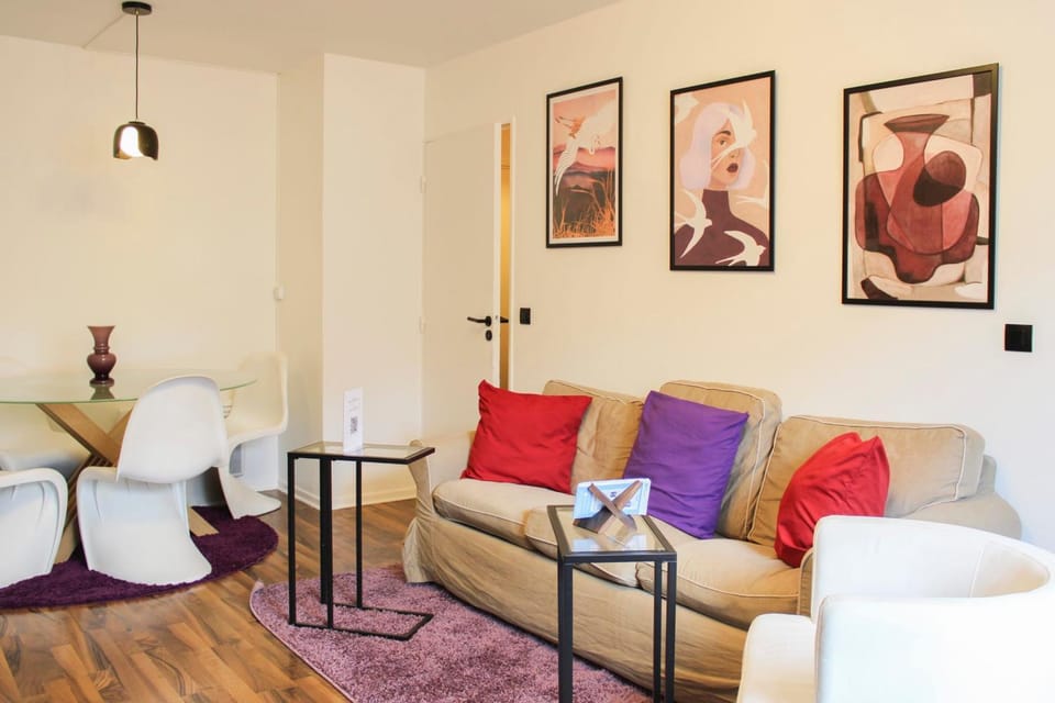 Bright apartment close to Stade de France Apartment in Saint-Denis, France