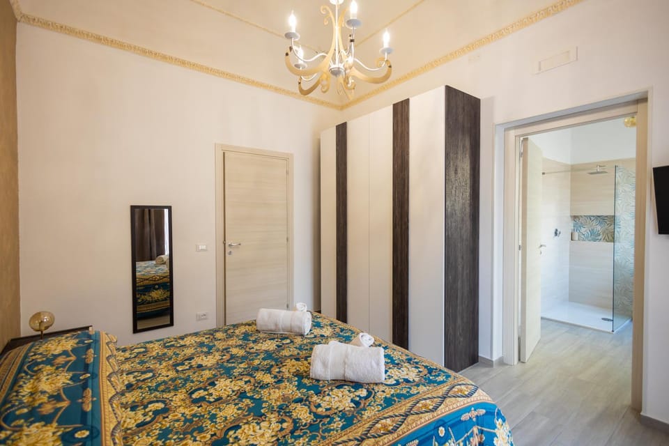 Shower, Bed, Bathroom, Photo of the whole room, Bedroom, towels, wardrobe