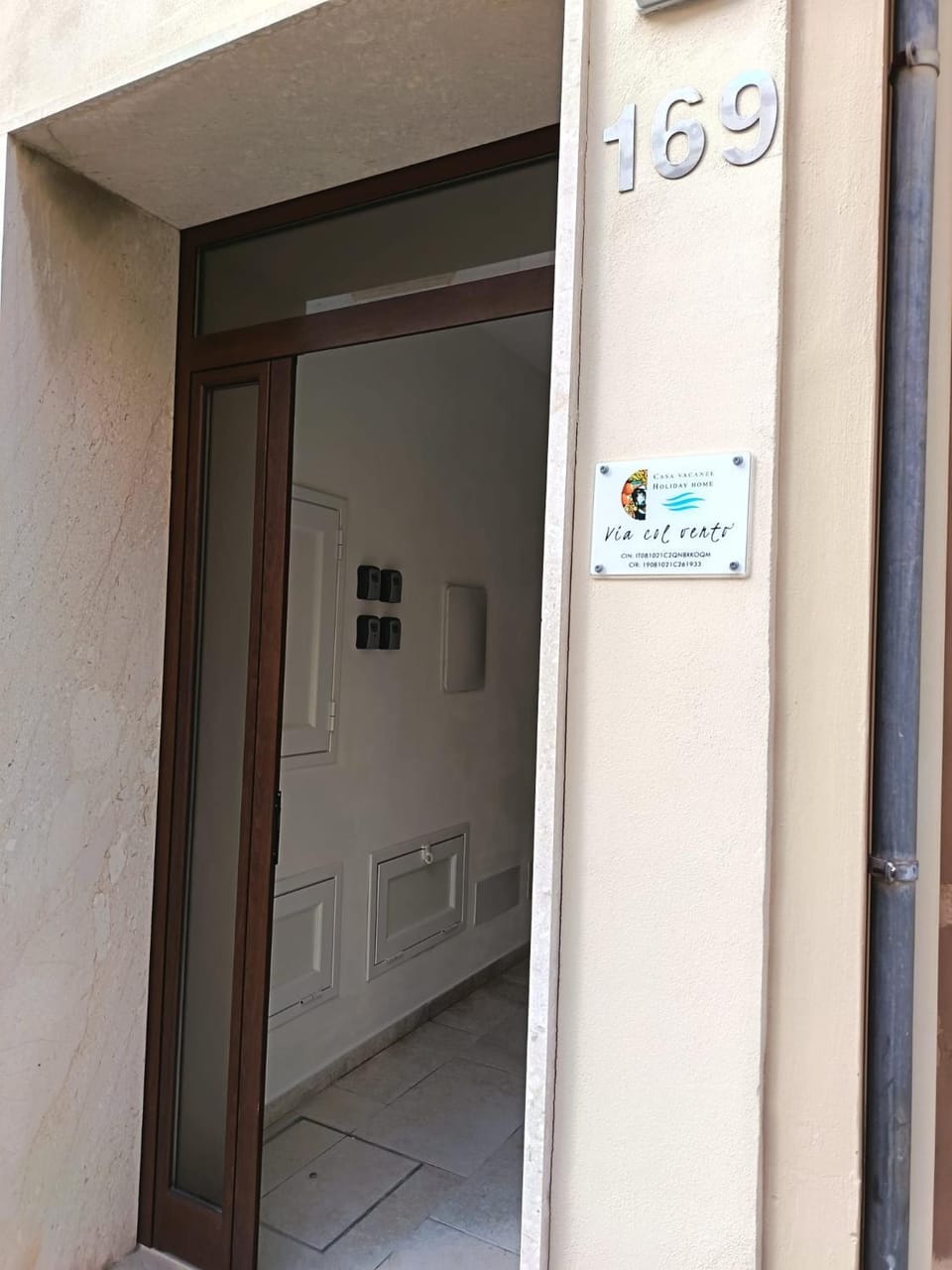Property building, Facade/entrance