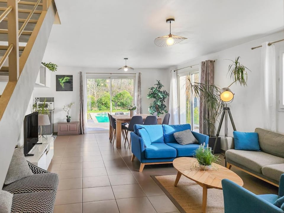 Villa Côte & Vigne - Cozy villa with swimming pool Villa in Gradignan