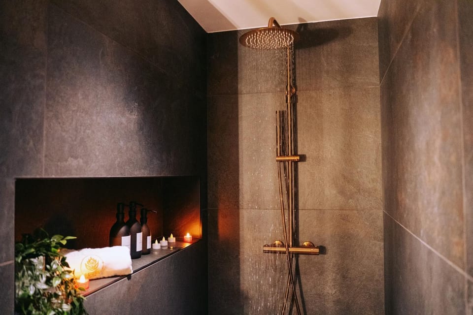 Shower, Bathroom, towels