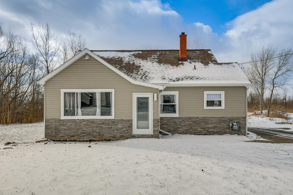 Newly Remodeled! Upscale Home in Buffalo Suburbs House in Cheektowaga