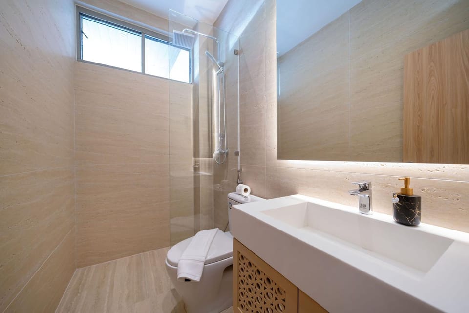 Shower, Bathroom, towels