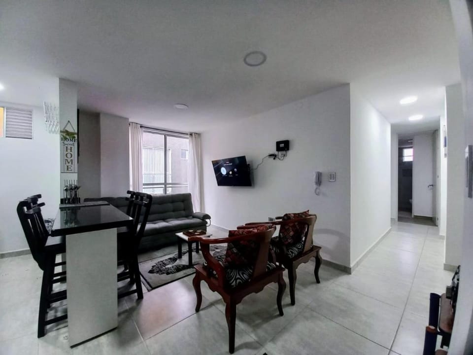 TV and multimedia, Seating area, Dining area