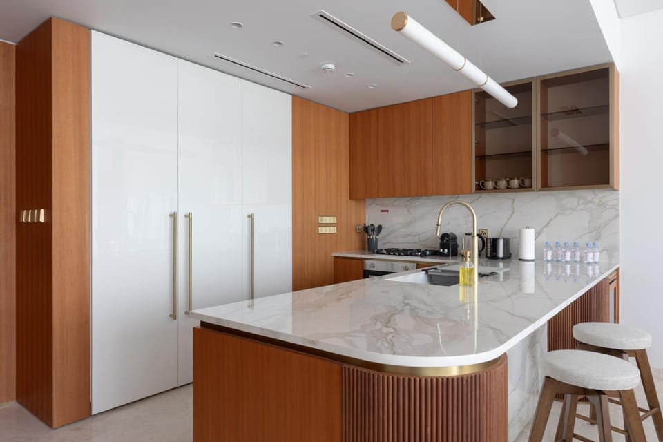 Exclusive 2BR Residence on Palm Jumeirah - Beach Access Apartment in Dubai