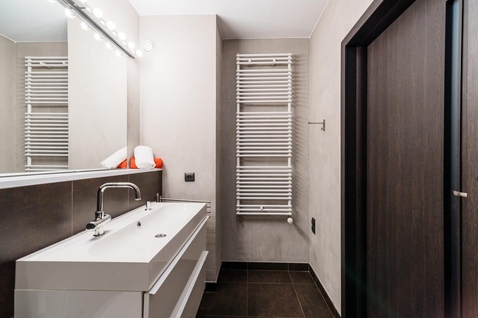 Bathroom, heating