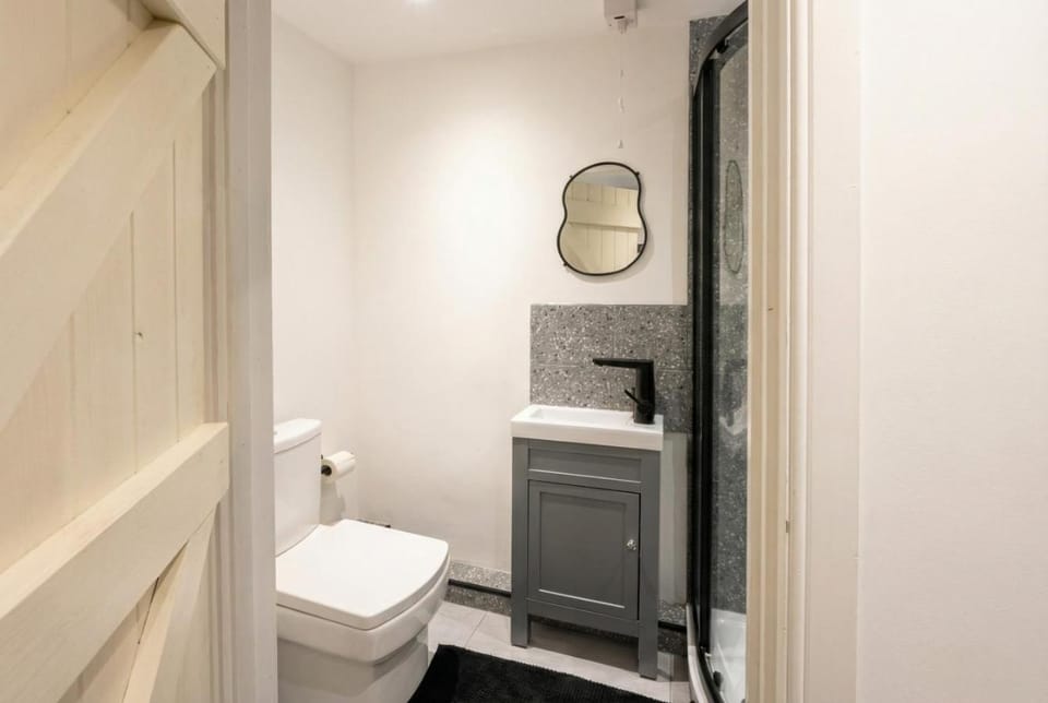 Toilet, Bathroom