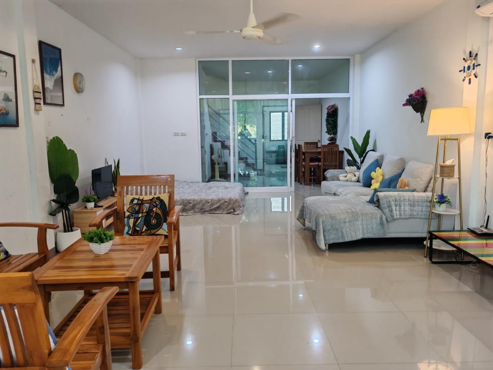 Little Charlie's House Khanom Beach House in Thailand