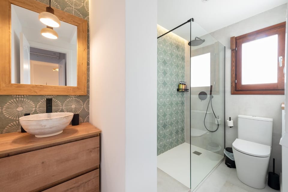 Shower, Toilet, Bathroom