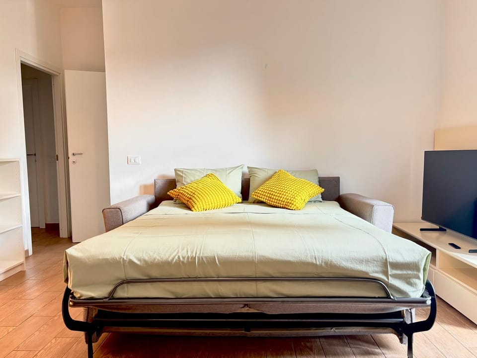 Bed, Living room