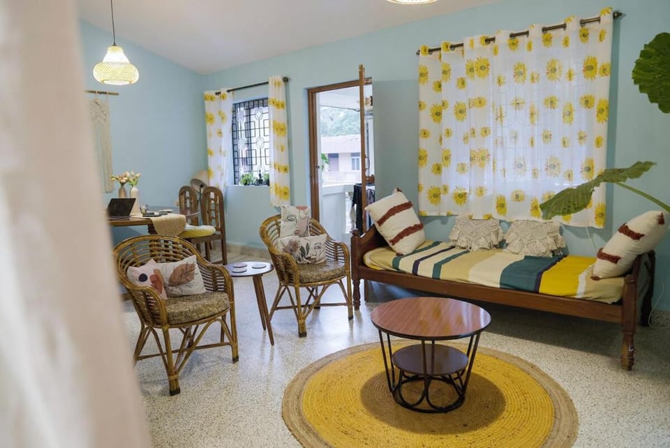 Bed, Living room