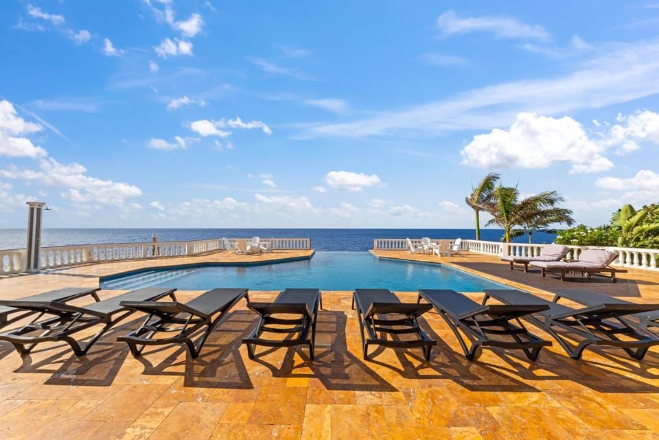 Day, Natural landscape, View (from property/room), Balcony/Terrace, Pool view, Sea view, Swimming pool, sunbed