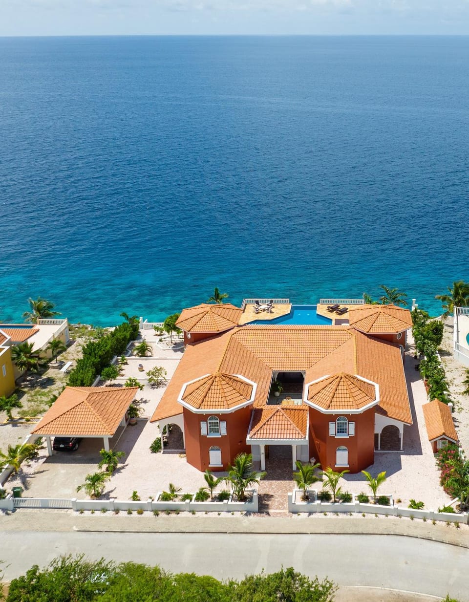 Property building, Day, Natural landscape, Bird's eye view, Beach, Pool view, Sea view, Swimming pool