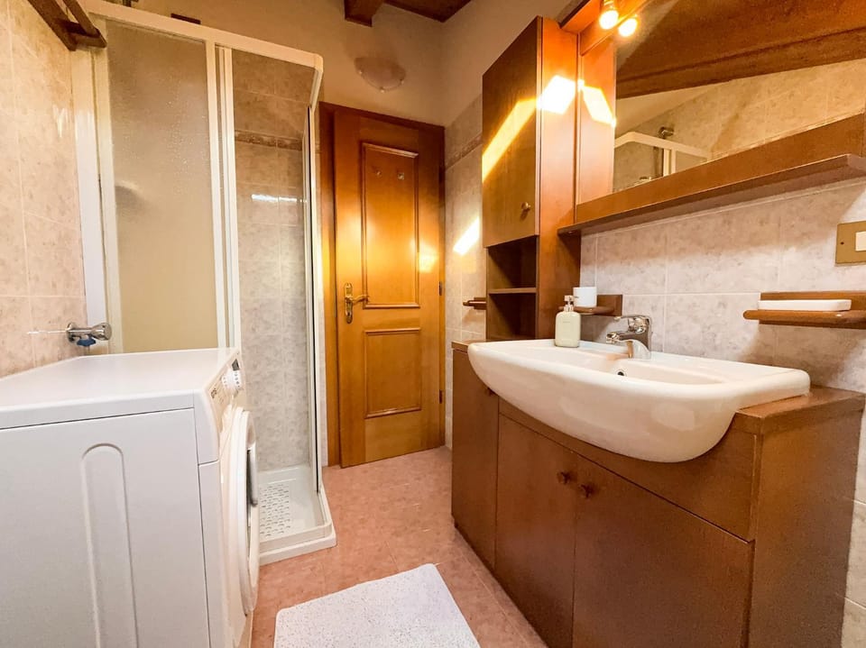 Bathroom, towels