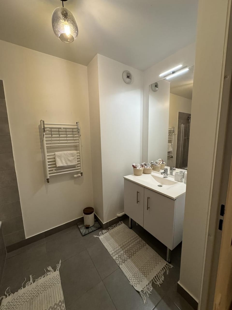 Modern and cozy Stay I Terrace and Parking I 10 min by car Orly airport I Quick access to Paris Apartment in Vitry-sur-Seine