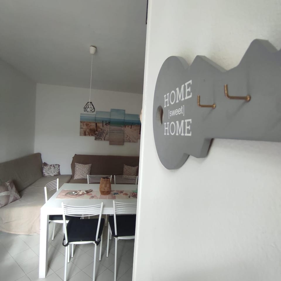 Communal lounge/ TV room, Dining area
