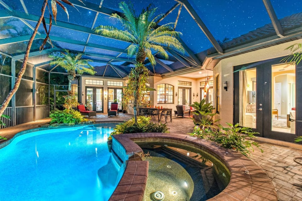 Tranquility - 4000 Sq ft of Luxury - Private Pool/Spa, Walk Everywhere, Pet Friendly House in Saint Armands Key