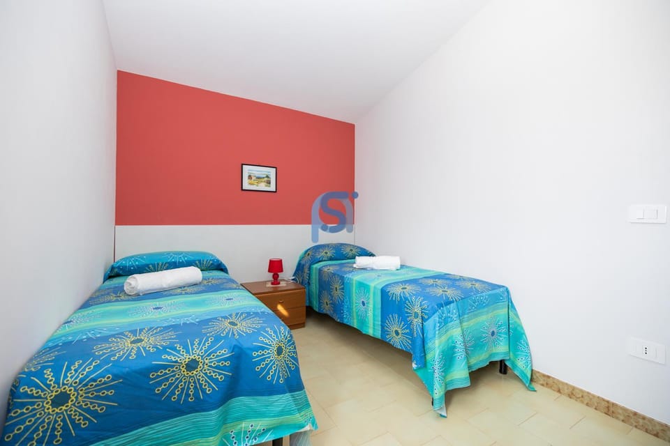 Bed, Bedroom, locker, locker