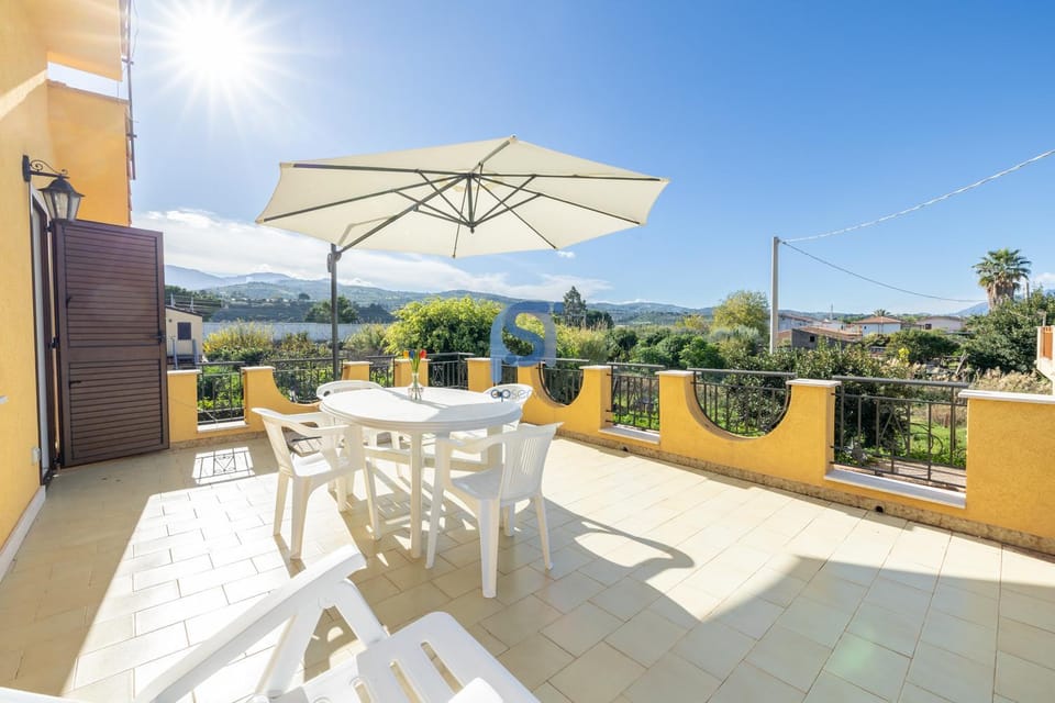 Patio, Day, Natural landscape, Garden, View (from property/room), Balcony/Terrace, Balcony/Terrace, Dining area, Mountain view