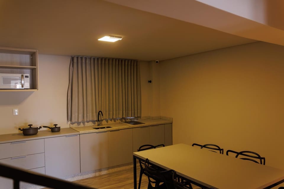 Lou Suites 18 - Centro da cidade, tranquilidade Apartment in State of Paraná