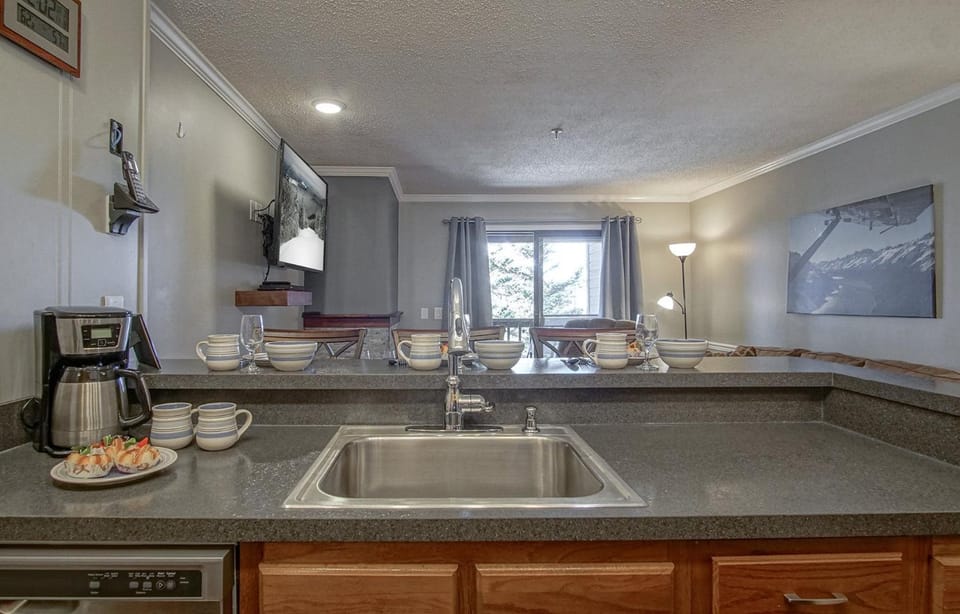 Coffee/tea facilities, Kitchen or kitchenette