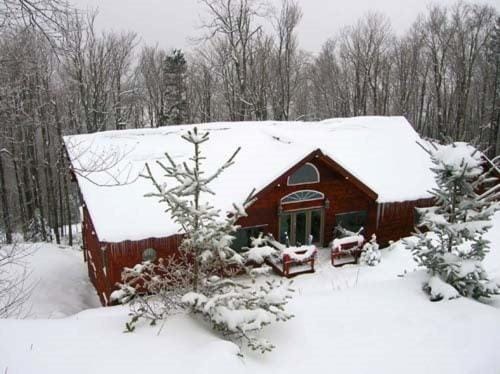 Property building, Day, Winter
