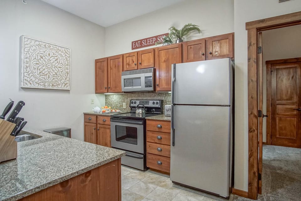 Kitchen or kitchenette, kitchen
