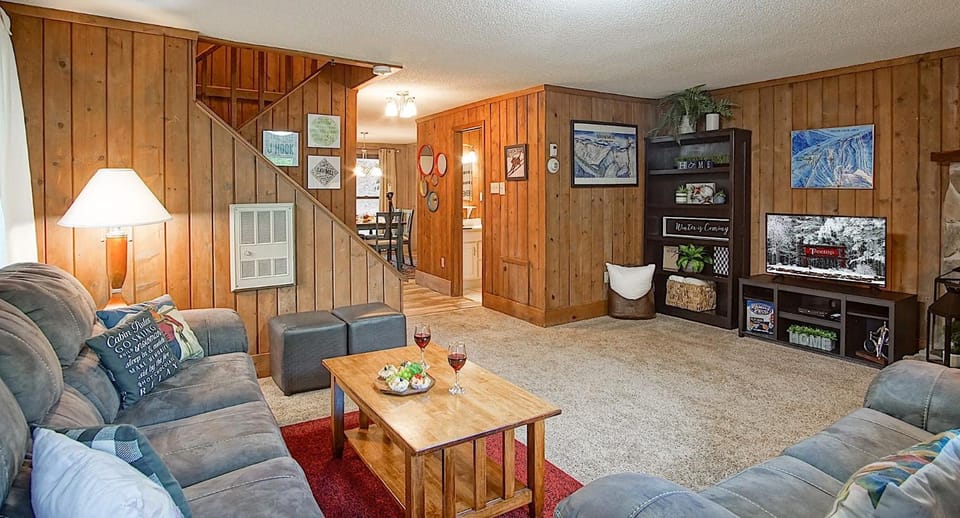 TV and multimedia, Living room, Seating area