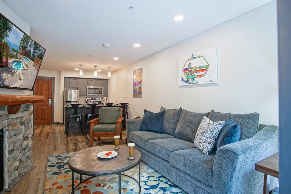 Kitchen or kitchenette, Living room, Seating area