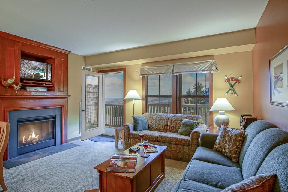 TV and multimedia, Living room, Seating area