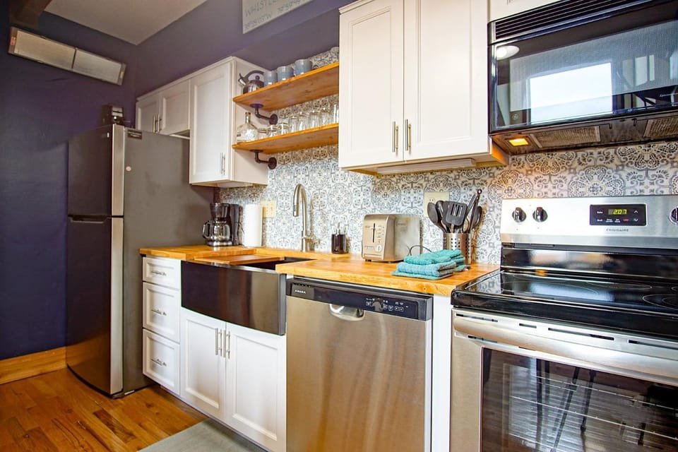 Kitchen or kitchenette, kitchen
