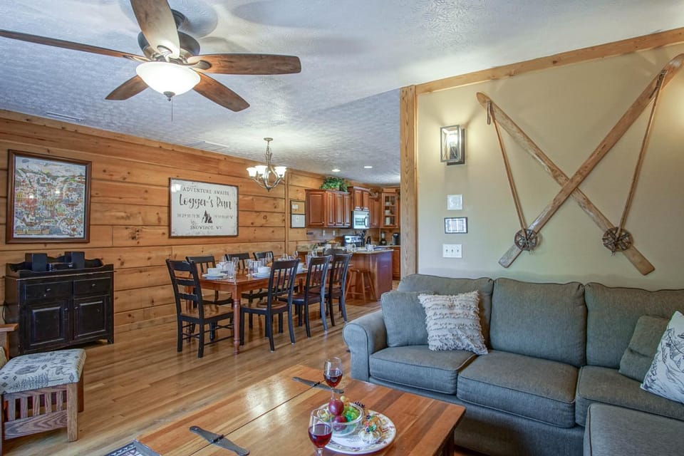 Living room, Seating area, Dining area