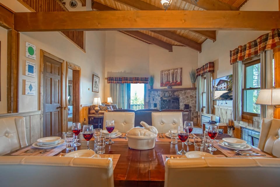 Seating area, Dining area