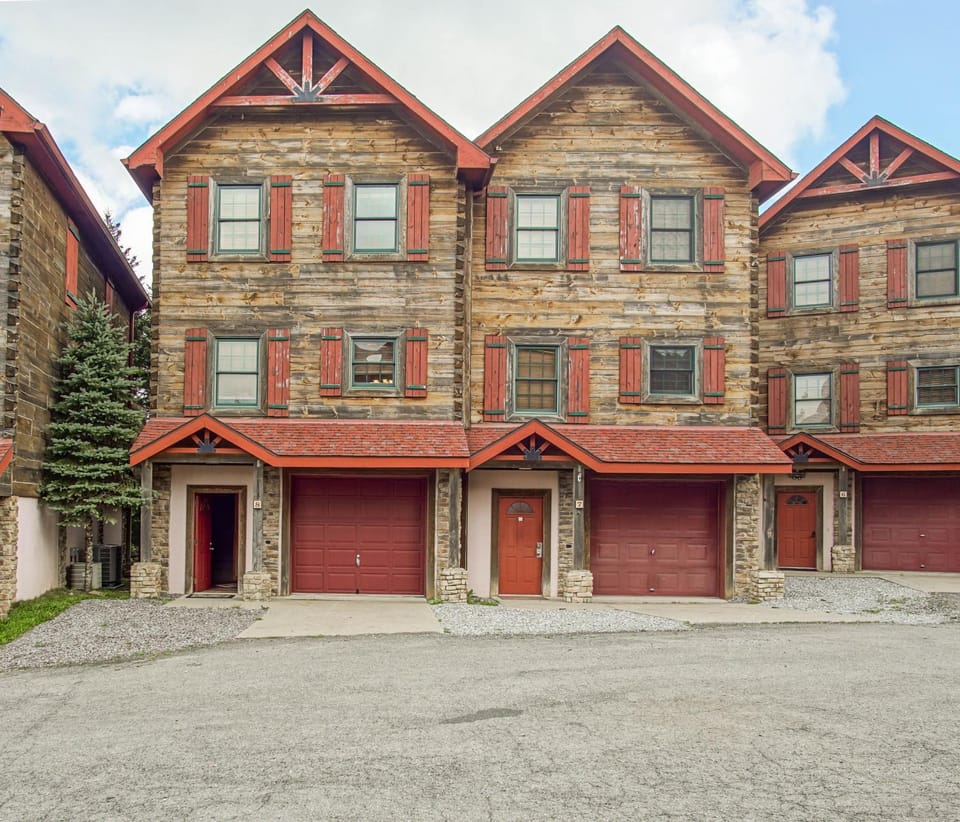 Property building, Day