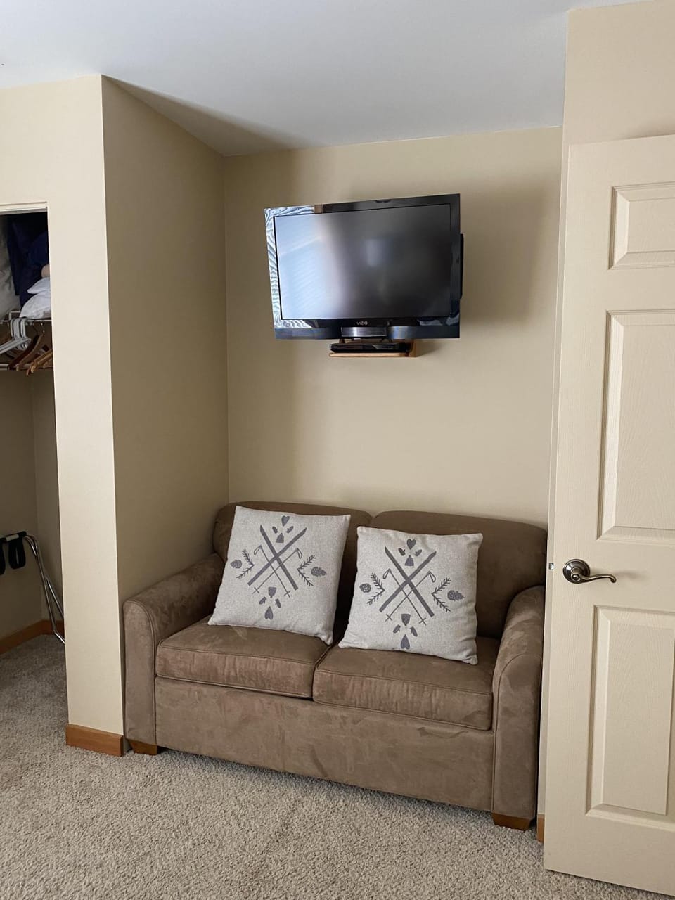 TV and multimedia, Living room, Seating area